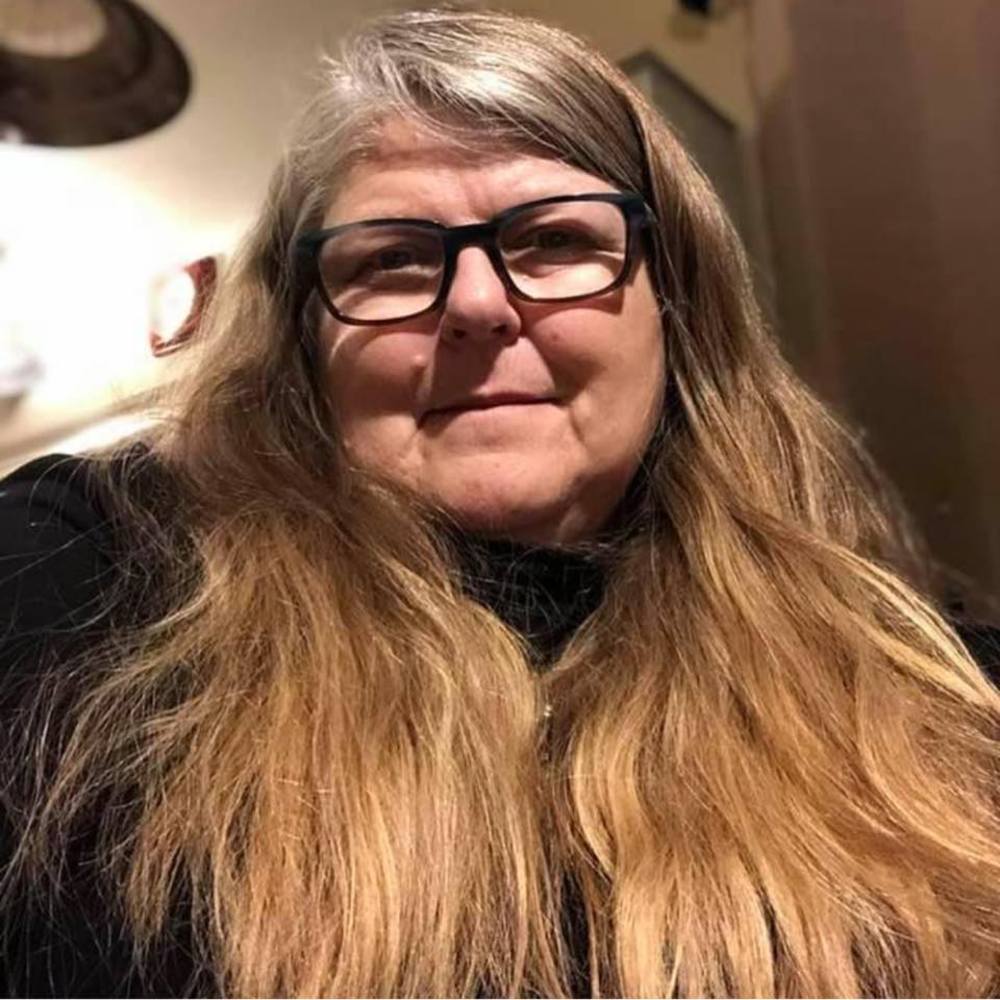 Meet your Posher, Laurie